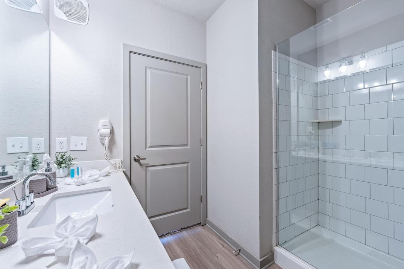 Central Avenue 2 Bed Mins From Tropicana Field St. Petersburg Bagian luar foto