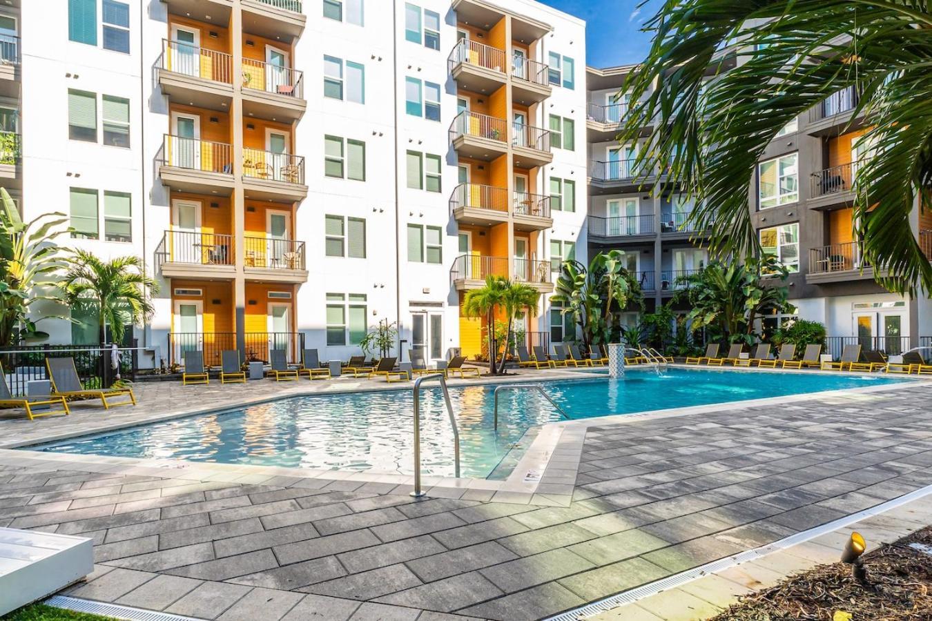 Central Avenue 2 Bed Mins From Tropicana Field St. Petersburg Bagian luar foto